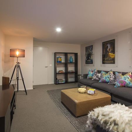 Lakefront Luxury By Amazing Accom Куийнстаун Екстериор снимка