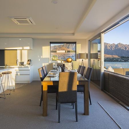 Lakefront Luxury By Amazing Accom Куийнстаун Екстериор снимка