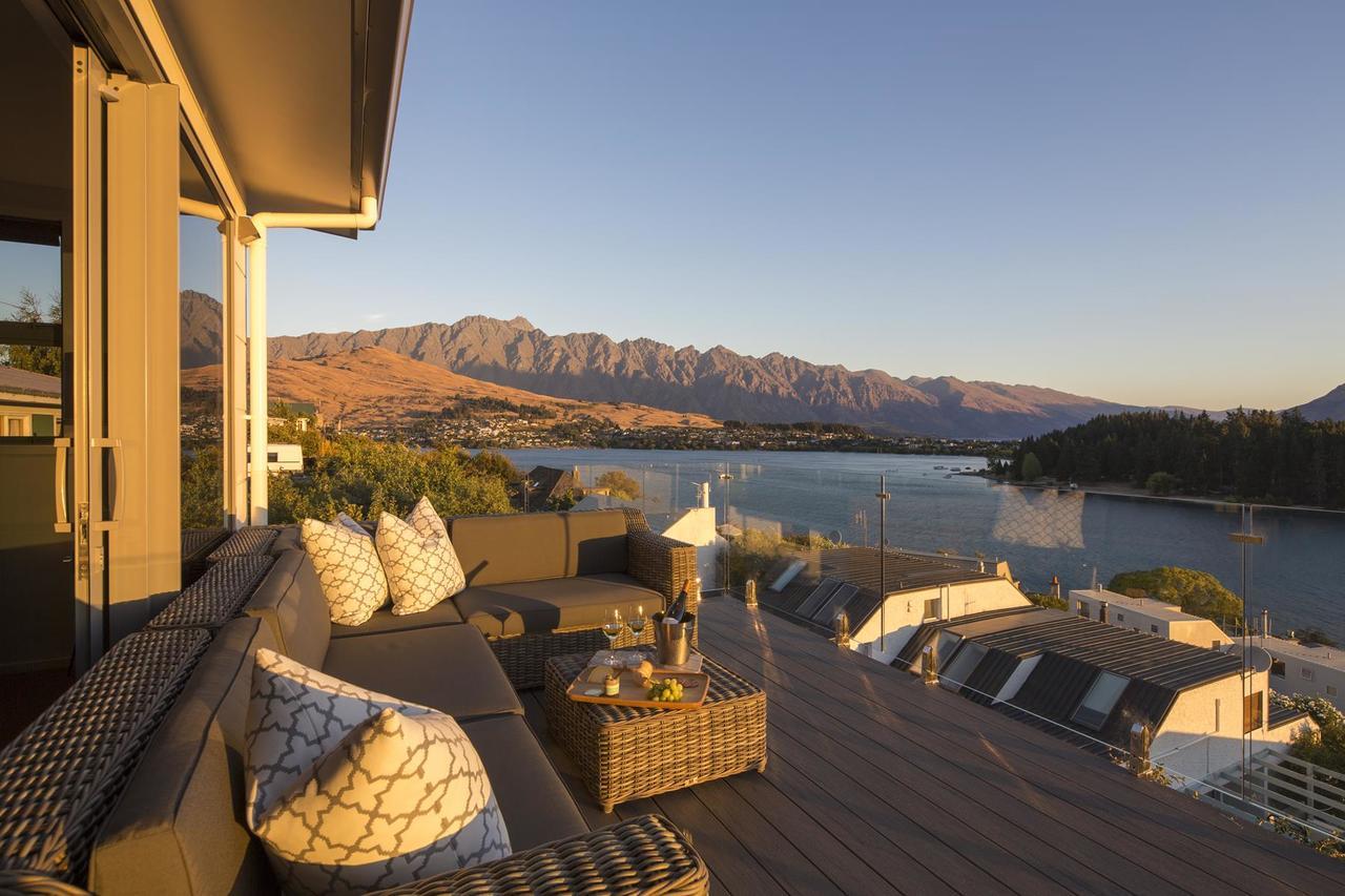 Lakefront Luxury By Amazing Accom Куийнстаун Екстериор снимка